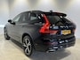 Volvo XC60 2.0 T5 AWD R-Design | Navigatie/Android/Apple Carplay | LM Velgen 19" | Voorstoelen Verwarmd | PDC Voor en Achter + Achteruitrijcamera |
