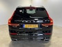 Volvo XC60 2.0 T5 AWD R-Design | Navigatie/Android/Apple Carplay | LM Velgen 19" | Voorstoelen Verwarmd | PDC Voor en Achter + Achteruitrijcamera |