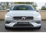 Volvo V60 2.0 T6 Plug-in hybrid AWD Essential Edition Adaptieve Cruise Control | Google Infotainment | Parkeercamera Achter | Verwarmbare Voorstoelen + Stuurwiel