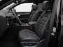 Volkswagen Touareg 3.0 TSi 462 pk tiptronic eHybrid 4MOTION | Panoramadak | Trekhaak | Puglia Leder | Nachtzicht | Head-Up Display | Geheugenstoelen | Dynaudio