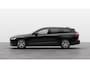 Volvo V60 2.0 B4 Essential Edition | Lichtmetalen Velgen 17" | Extra Getint Glas Achterportieren En Bagageruimte | Park Assist Voor + Achter | Electronic Climate Controle | Voorstoelen + Stuurwiel Verwaremd | Verwarmbare Achterbank | Cruise Control Adaptief Met Stop&Go En Stuurhulp |