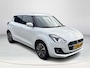 Suzuki Swift 1.2 Stijl Smart Hybrid **NAVIGATIE/ STOELVERWARMING/ KEYLESS/ ADAPTIEF CRUISE CONTROL/ 36 MAANDEN GARANTIE**
