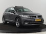 Volkswagen Tiguan 1.5 TSI R Line | Panoramadak | Trekhaak | Stoelverwarming | Camera | Adaptive cruise | Virtual Cockpit | 19'' | Carplay | Park Assist | Navigatie | Full LED