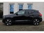 Volvo EX40 Single Motor Extended Range Business Ed. 82 kWh | Eindejaarsknaller | Extra getint glas | Premium audio by Harman Kardon | Verwarmbare voorstoelen | Visual Park Assist | Stuurverwarming | Alarm voorbereiding | Pilot Assist | 19" 5-spaaks glossy black/diamond cut