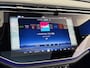 Mercedes-Benz E-klasse 300 e Sport Edition | Superscreen | Luchtvering | Achterasbesturing | Panorama - Schuifdak | Massagestoelen Voorin | Trekhaak Wegklapbaar | Head-Up Display | Burmester 4D Surround Sound | Digital Light