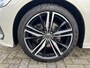 Volvo V60 B4 Momentum Business | Getinte Ramen | Stoelverwarming | 18 inch | Trekhaak |