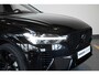 Volvo XC60 T6 Plug-in hybrid AWD Plus Black Edition | Actieve Luchtvering  | Premium audio by Harman Kardon  | 360 graden camera | Panoramadak met schuif-/kantelfunctie | Verwarmbare voorstoelen, achterbank en stuurwiel | 21 inch Lichtmetalen velgen |