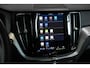 Volvo XC60 T6 Plug-in hybrid AWD Plus Black Edition | Actieve Luchtvering  | Premium audio by Harman Kardon  | 360 graden camera | Panoramadak met schuif-/kantelfunctie | Verwarmbare voorstoelen, achterbank en stuurwiel | 21 inch Lichtmetalen velgen |