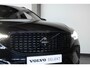 Volvo XC60 T6 Plug-in hybrid AWD Plus Black Edition | Actieve Luchtvering  | Premium audio by Harman Kardon  | 360 graden camera | Panoramadak met schuif-/kantelfunctie | Verwarmbare voorstoelen, achterbank en stuurwiel | 21 inch Lichtmetalen velgen |