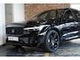 Volvo XC60 T6 Plug-in hybrid AWD Plus Black Edition | Actieve Luchtvering  | Premium audio by Harman Kardon  | 360 graden camera | Panoramadak met schuif-/kantelfunctie | Verwarmbare voorstoelen, achterbank en stuurwiel | 21 inch Lichtmetalen velgen |