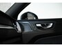 Volvo XC60 T6 Plug-in hybrid AWD Plus Black Edition | Actieve Luchtvering  | Premium audio by Harman Kardon  | 360 graden camera | Panoramadak met schuif-/kantelfunctie | Verwarmbare voorstoelen, achterbank en stuurwiel | 21 inch Lichtmetalen velgen |