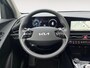 Kia Niro 1.6 GDi Hybrid DynamicPlusLine | 18'' inch LMV | All-Seasonbanden | Schuif-/kanteldak | Stoel- en stuurverwarming | Elektrisch achterklep | Dodehoekassistentie | Achteruitrijcamera | Navi | LED-verlichting | Parkeersensoren voor- en achter | Head Up Display |