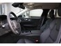 Volvo V60 T6 Automaat Plug-in hybrid AWD Essential Edition | Adaptieve Cruise Control | Stuurverwarming | Stoelverwarming | Verwarmbare Achterbank | Lederen Bekleding | Elektrische Lendensteunen | Automatisch Dimmende Spiegels | Getint Glas | 19 inch velgen