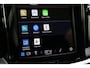 Volvo V60 T6 Automaat Plug-in hybrid AWD Essential Edition | Adaptieve Cruise Control | Stuurverwarming | Stoelverwarming | Verwarmbare Achterbank | Lederen Bekleding | Elektrische Lendensteunen | Automatisch Dimmende Spiegels | Getint Glas | 19 inch velgen