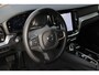 Volvo V60 T6 Automaat Plug-in hybrid AWD Essential Edition | Adaptieve Cruise Control | Stuurverwarming | Stoelverwarming | Verwarmbare Achterbank | Lederen Bekleding | Elektrische Lendensteunen | Automatisch Dimmende Spiegels | Getint Glas | 19 inch velgen