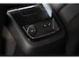 Volvo V60 T6 Automaat Plug-in hybrid AWD Essential Edition | Adaptieve Cruise Control | Stuurverwarming | Stoelverwarming | Verwarmbare Achterbank | Lederen Bekleding | Elektrische Lendensteunen | Automatisch Dimmende Spiegels | Getint Glas | 19 inch velgen
