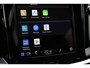 Volvo V60 T6 Automaat Plug-in hybrid AWD Essential Edition | Adaptieve Cruise Control | Stuurverwarming | Stoelverwarming | Verwarmbare Achterbank | Lederen Bekleding | Elektrische Lendensteunen | Automatisch Dimmende Spiegels | Getint Glas | 19 inch velgen