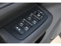 Volvo V60 T6 Automaat Plug-in hybrid AWD Essential Edition | Adaptieve Cruise Control | Stuurverwarming | Stoelverwarming | Verwarmbare Achterbank | Lederen Bekleding | Elektrische Lendensteunen | Automatisch Dimmende Spiegels | Getint Glas | 19 inch velgen