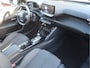 Peugeot 2008 130 Pk * Automaat ** GT ** Nieuw Model * Navigatie % Spotify via draadloos Apple Carplay / Android Auto * Keyless Entry & Start * 1/2 Lederen Interieur * Achteruitrij Camera * Vingerhoets; Vierde Generatie Eersteklas Service. Al meer dan 100 jaar........