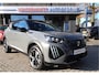 Peugeot 2008 130 Pk * Automaat ** GT ** Nieuw Model * Navigatie % Spotify via draadloos Apple Carplay / Android Auto * Keyless Entry & Start * 1/2 Lederen Interieur * Achteruitrij Camera * Vingerhoets; Vierde Generatie Eersteklas Service. Al meer dan 100 jaar........