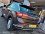 Volkswagen T-Roc 1.0 TSI 116pk Style Executive | Origineel NL | Navi | Apple Carplay+Android Auto | Airco | Adap.Cruise | Pdc V+A | Rijstrook+Licht+Regensensor | Mistlampen | 16''lm | Trekhaak