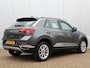 Volkswagen T-Roc 1.5 TSI R-Line | Stoelverwarming | Parkeersensoren | Lichtmetalen velgen