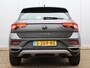 Volkswagen T-Roc 1.5 TSI R-Line | Stoelverwarming | Parkeersensoren | Lichtmetalen velgen