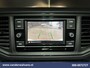 Volkswagen Crafter 2.0 TDI 141pk L3H3 L2H2 Euro6 Airco | Camera | Apple Carplay | Android Auto | Cruisecontrol | Massagestoel Chauffeursstoel, 2800kg trekvermogen