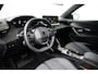 Peugeot 2008 1.2 Hybrid 136 Allure | Achterbank in delen neerklapbaar | Actieve noodgeval assistent | Airco (automatisch)