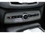 Volvo XC90 2.0 T8 Plug-in hybrid AWD Ultra Dark | Verwarmde Voorstoelen met Geheugen en Massagefunctie | Luchtvering | Semi- Elektrische Trekhaak | Panoramisch Schuif-Kanteldak | 360-Camera | Bowers & Wilkins audio |
