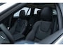 Volvo V60 T6 AWD 350 pk Plug-in hybrid Ultra Bright | Longe Range | Google | Massage | 360 Camera | Alarm | Schuif-/Kanteldak | Adaptieve Cruise | Pilot Assist | Head-Up Display | Keyless | 19" LM