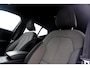 Volvo XC40 B4 Plus Dark | 2000 kg trekgewicht | Trekhaak | Stuur & Stoelverwarming | Pilot Assist | Elektrische Achterklep | Elektrische Stoelen | Google Services | Harman Kardon | 18 inch Licht Metaal