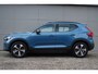 Volvo XC40 B4 Plus Dark | 2000 kg trekgewicht | Trekhaak | Stuur & Stoelverwarming | Pilot Assist | Elektrische Achterklep | Elektrische Stoelen | Google Services | Harman Kardon | 18 inch Licht Metaal