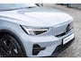 Volvo EX40 Single Motor Extended Range Ultra Black Ed. 82 kWh | Verwarmbare voorstoelen | Verwarmbaar stuurwiel | Premium audio by Harman Kardon | Panoramadak | Rondom zichtcamera | 20 inch Lichtmetalen velgen | Alarmklasse 3