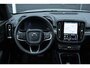 Volvo EX40 Single Motor Extended Range Ultra Black Ed. 82 kWh | Panoramadak | 17% bijtelling |  Verwarmbare voorstoelen+stuurwiel | Premium audio by Harman Kardon | Rondom zichtcamera | Warmtepomp | 20 inch Lichtmetalen velgen | Alarmklasse 3