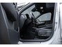 Volvo EX40 Single Motor Extended Range Ultra Black Ed. 82 kWh | Panoramadak | 17% bijtelling |  Verwarmbare voorstoelen+stuurwiel | Premium audio by Harman Kardon | Rondom zichtcamera | Warmtepomp | 20 inch Lichtmetalen velgen | Alarmklasse 3