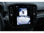 Volvo EX40 Single Motor Extended Range Ultra Black Ed. 82 kWh | Verwarmbare voorstoelen | Verwarmbaar stuurwiel | Premium audio by Harman Kardon | Panoramadak | Rondom zichtcamera | 20 inch Lichtmetalen velgen | Alarmklasse 3