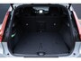 Volvo EX40 Single Motor Extended Range Ultra Black Ed. 82 kWh | Panoramadak | 17% bijtelling |  Verwarmbare voorstoelen+stuurwiel | Premium audio by Harman Kardon | Rondom zichtcamera | Warmtepomp | 20 inch Lichtmetalen velgen | Alarmklasse 3