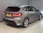 BMW 1-Serie 118i M Sport 17"/Sportstoelen/Sfeerverlichting/LED/Stoelverwarming/PDC v+a/Apple Carplay & Android Auto