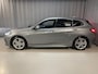 BMW 1-Serie 118i M Sport 17"/Sportstoelen/Sfeerverlichting/LED/Stoelverwarming/PDC v+a/Apple Carplay & Android Auto