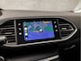 Peugeot 308 SW 1.2 PureTech Sport Automaat (PANORAMADAK, APPLE CARPLAY, GROOT NAVI, LEDER, 360 CAMERA, SPORTSTOELEN, GETINT GLAS, TREKHAAK, LM VELGEN, NIEUWSTAAT)