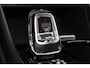 Volvo XC40 T4 Inscription - Panorama/schuifdak - IntelliSafe Surround - Parkeercamera achter - Parkeersensoren voor & achter - Verwarmde voorstoelen - Cruise control - High Performance Audio - Extra getint glas - 18' LMV