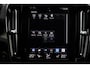 Volvo XC40 T4 Inscription - Panorama/schuifdak - IntelliSafe Surround - Parkeercamera achter - Parkeersensoren voor & achter - Verwarmde voorstoelen - Cruise control - High Performance Audio - Extra getint glas - 18' LMV