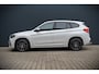BMW X1 xDrive25e Executive M Sport | Stoelverwarming | Parkeersensoren | Navigatie | Keyless | Cruise Control | LED | Climate Control | DAB | BTW |
