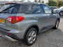 Suzuki Vitara 1.6 16v 120pk Exclusive | 1ste Eigenaar | Navi | Apple Carplay+Android Auto | Clima | Cruise | Pdc V+A+Camera | Stoelverwarming | Mistlampen | Privacy Glass | 17''lm | Trekhaak