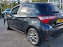 Toyota Yaris 1.5 Hybrid Automaat Dynamic 5-Deurs | Navi | Clima | Cruise | Bluetooth Carkit+Streaming | Rijstrook+Licht+Regensensor | Mistlampen | Privacy Glass | 15''lm