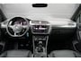 Volkswagen Tiguan 1.4 TSI ACT Comfortline Business | NAP! | R-LINE | DYNAUDIO | STOELVERWARMING | ELEK.TREKHAAK |