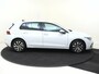 Volkswagen Golf 1.4 eHybrid Style | Parkeersensoren | 3-zone airco | Stoel- en stuurwielverwarming | Adaptieve cruise control | CarPlay | Navigatie | Digital cockpit |