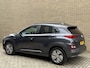 Hyundai Kona Electric EV Premium 64 kWh | 3 fase | 100% SOH | Leder | Navigatie | Adaptieve cruise | Lane assist | Camera | Apple CarPlay / Android Auto | Stoelverwarming voor+achter | Stoelkoeling | LED | DAB | Head up | Volledig onderhouden