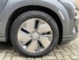 Hyundai Kona Electric EV Premium 64 kWh | 3 fase | 100% SOH | Leder | Navigatie | Adaptieve cruise | Lane assist | Camera | Apple CarPlay / Android Auto | Stoelverwarming voor+achter | Stoelkoeling | LED | DAB | Head up | Volledig onderhouden